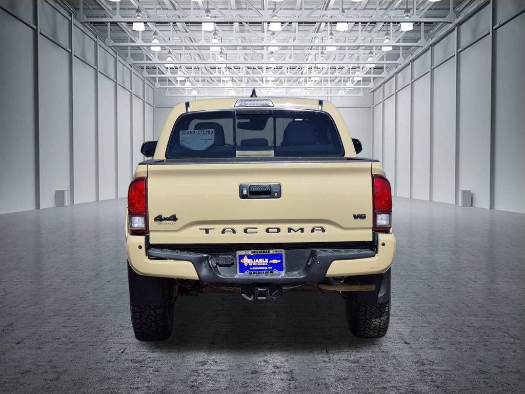 Used 2020 Toyota Tacoma SR5 AWD/4WD image 4