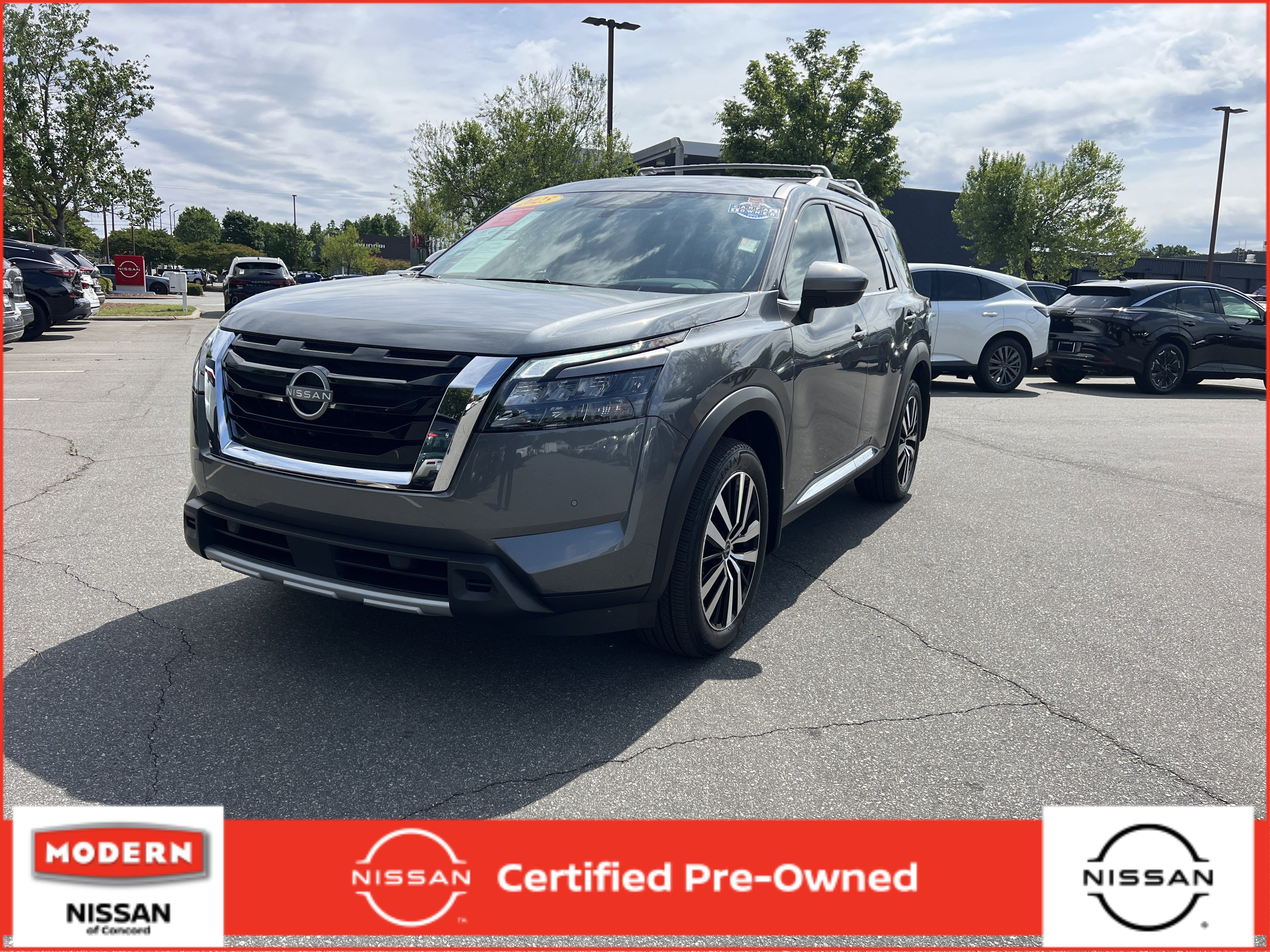 Certified 2025 Nissan Pathfinder Platinum w/ Cargo Package AWD/4WD image 1