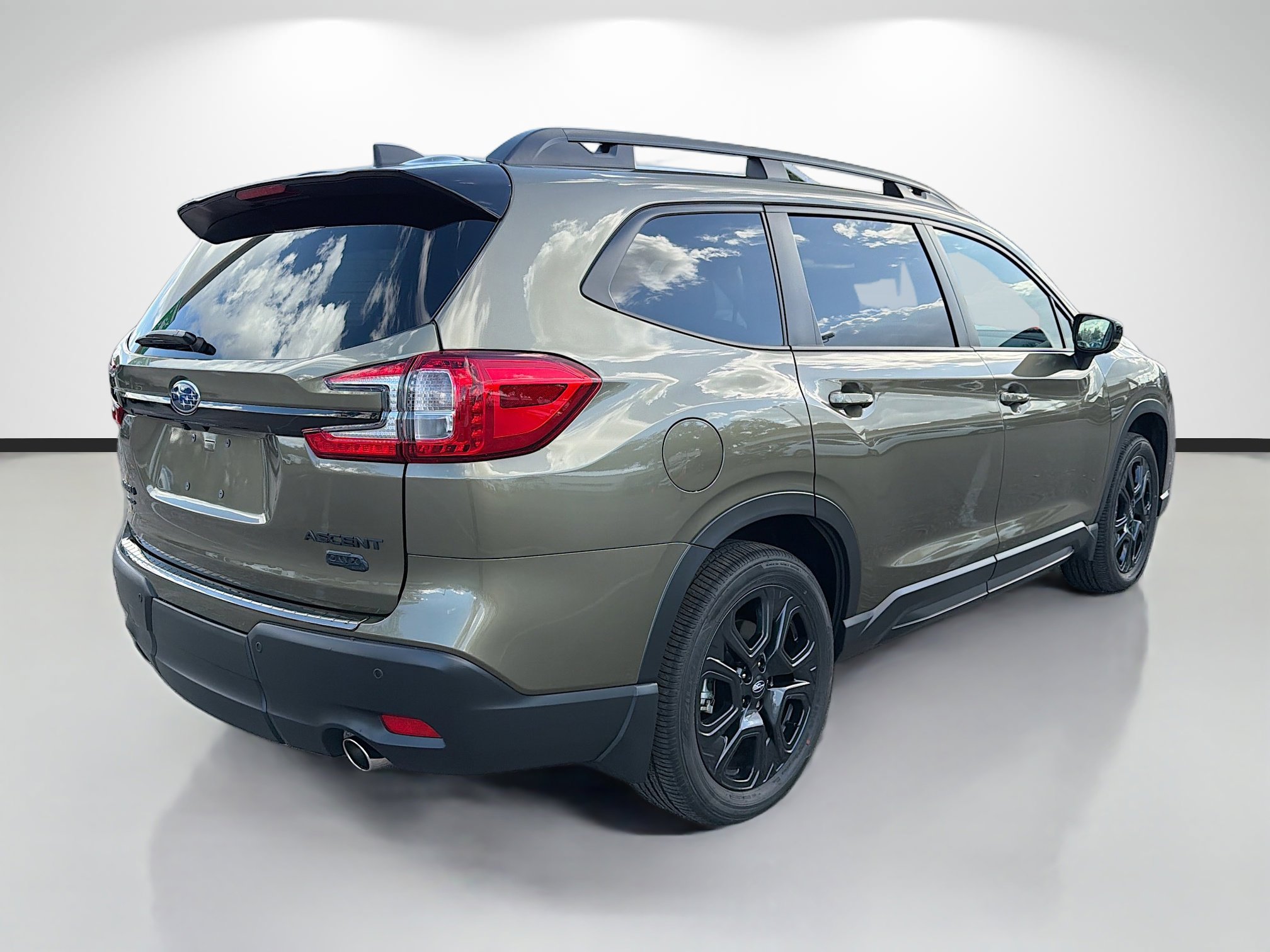 Certified 2025 Subaru Ascent Bronze Edition w/ Onyx Package image 3