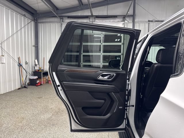 Used 2021 Chevrolet Tahoe High Country w/ Premium Package AWD/4WD image 19