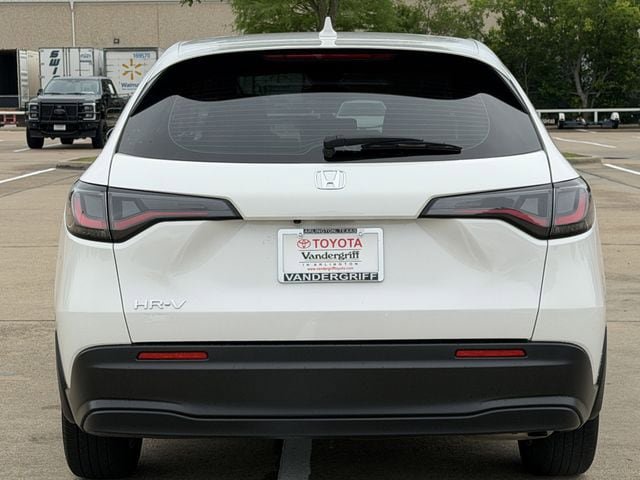 Used 2025 Honda HR-V LX image 5