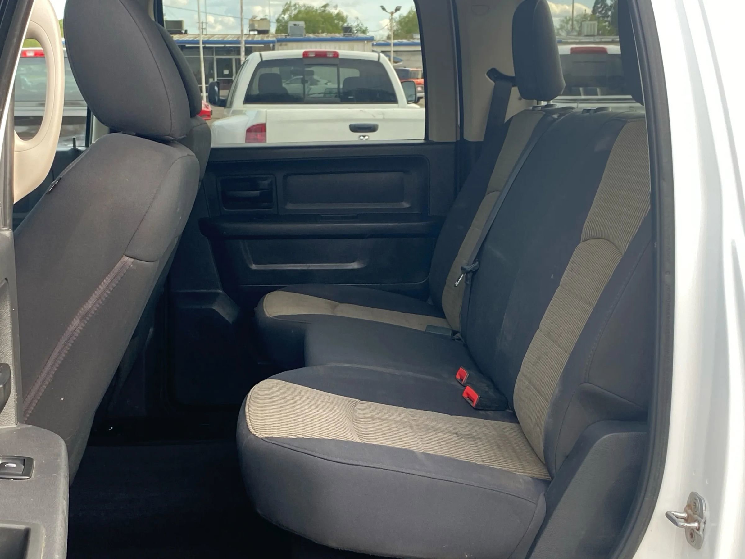 Used 2012 RAM 2500 ST w/ Chrome Appearance Group image 12