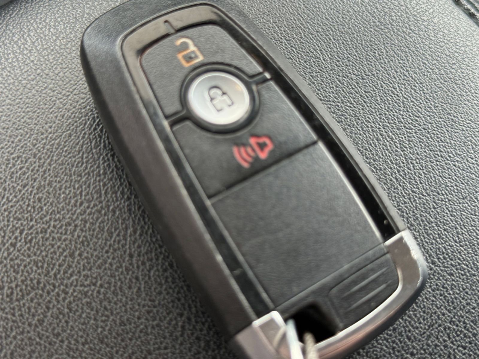 Used 2024 Ford Edge SEL image 22