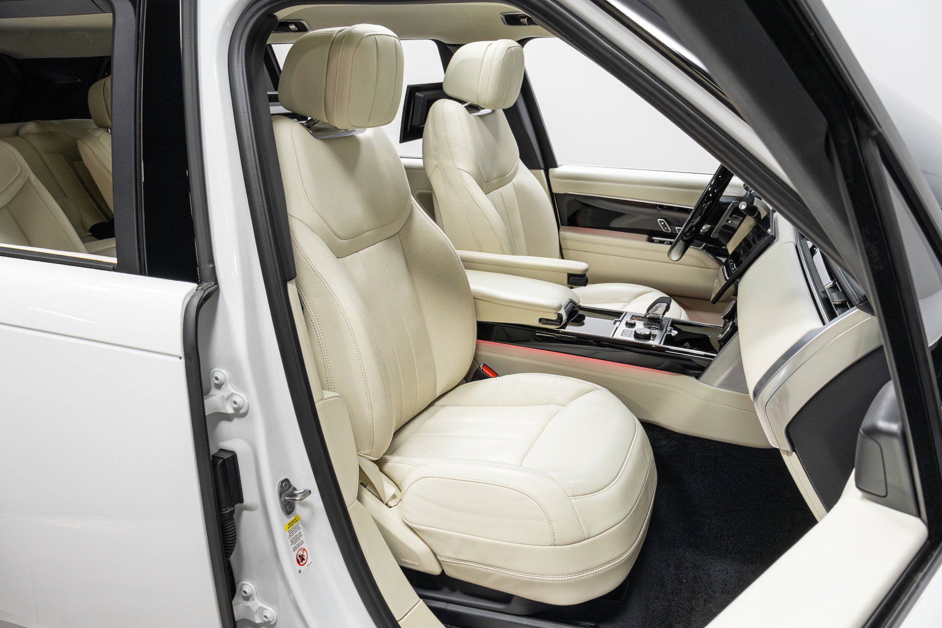 Used 2023 Land Rover Range Rover Long Wheelbase Autobiography image 19