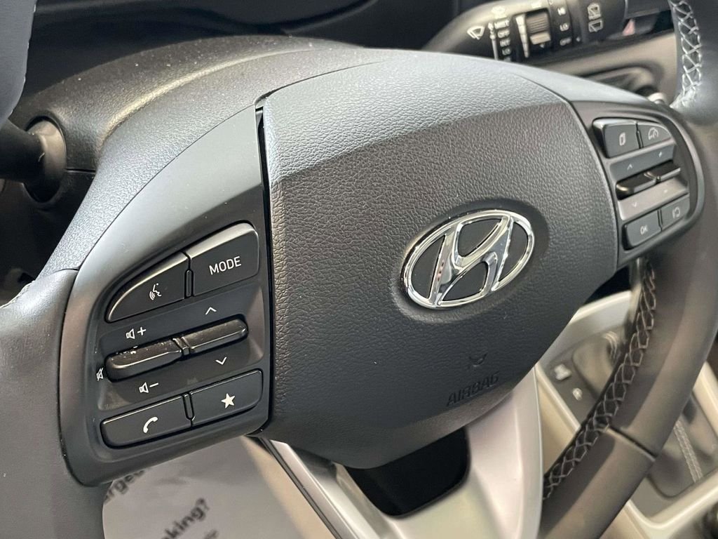 New 2025 Hyundai Venue SEL FWD image 16