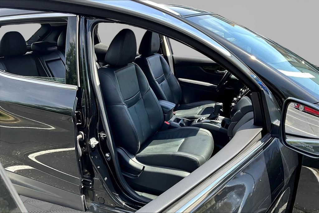 Used 2021 Nissan Rogue Sport SV AWD/4WD image 30
