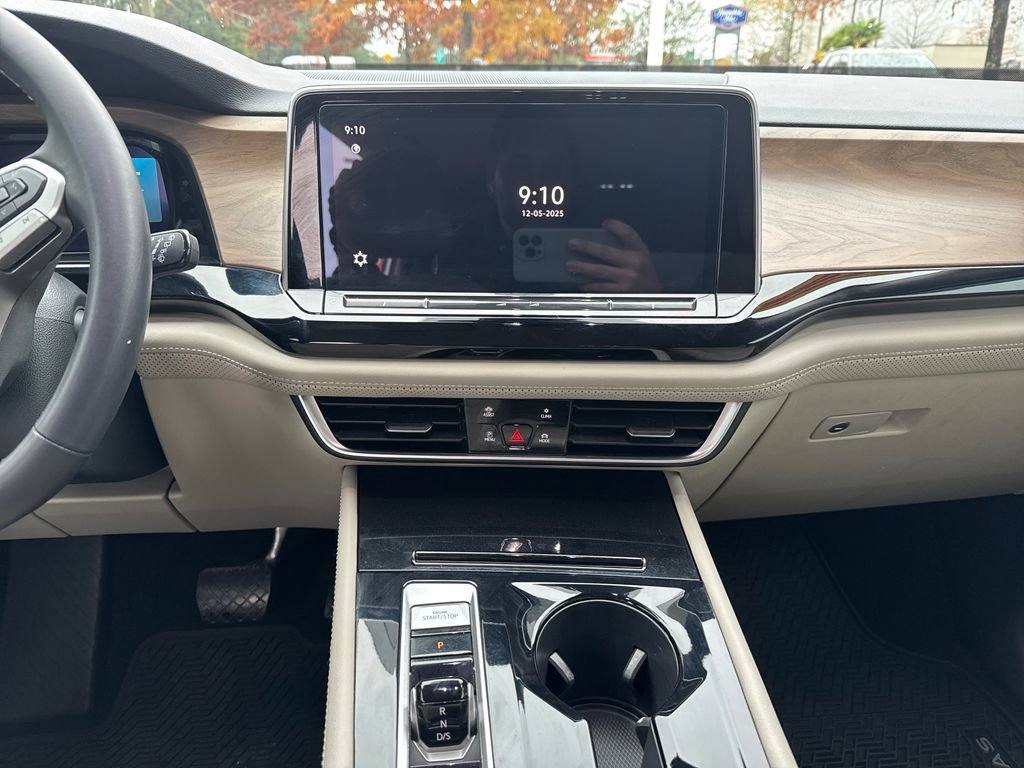 Used 2024 Volkswagen Atlas SE image 22