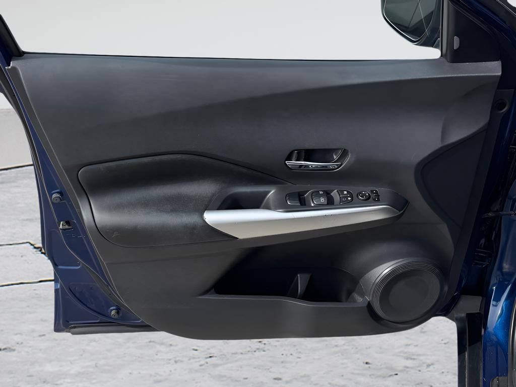 Used 2019 Nissan Kicks SR w/ SR Premium Package image 16