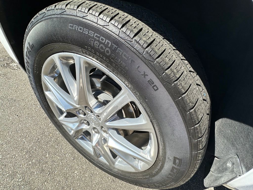 Used 2022 Buick Enclave Premium image 26