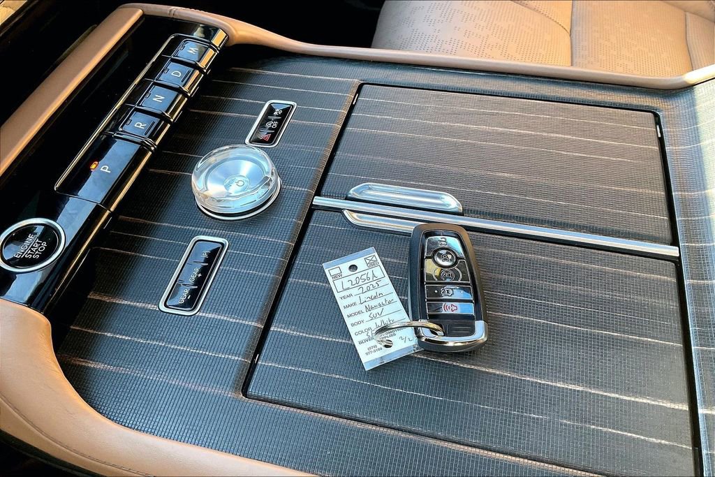 Used 2025 Lincoln Navigator Black Label image 36