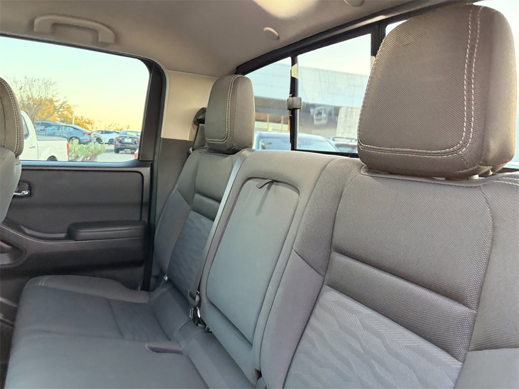Used 2022 Nissan Frontier SV w/ Technology Package image 26