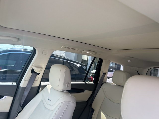 Used 2023 Cadillac XT6 Premium Luxury FWD image 11