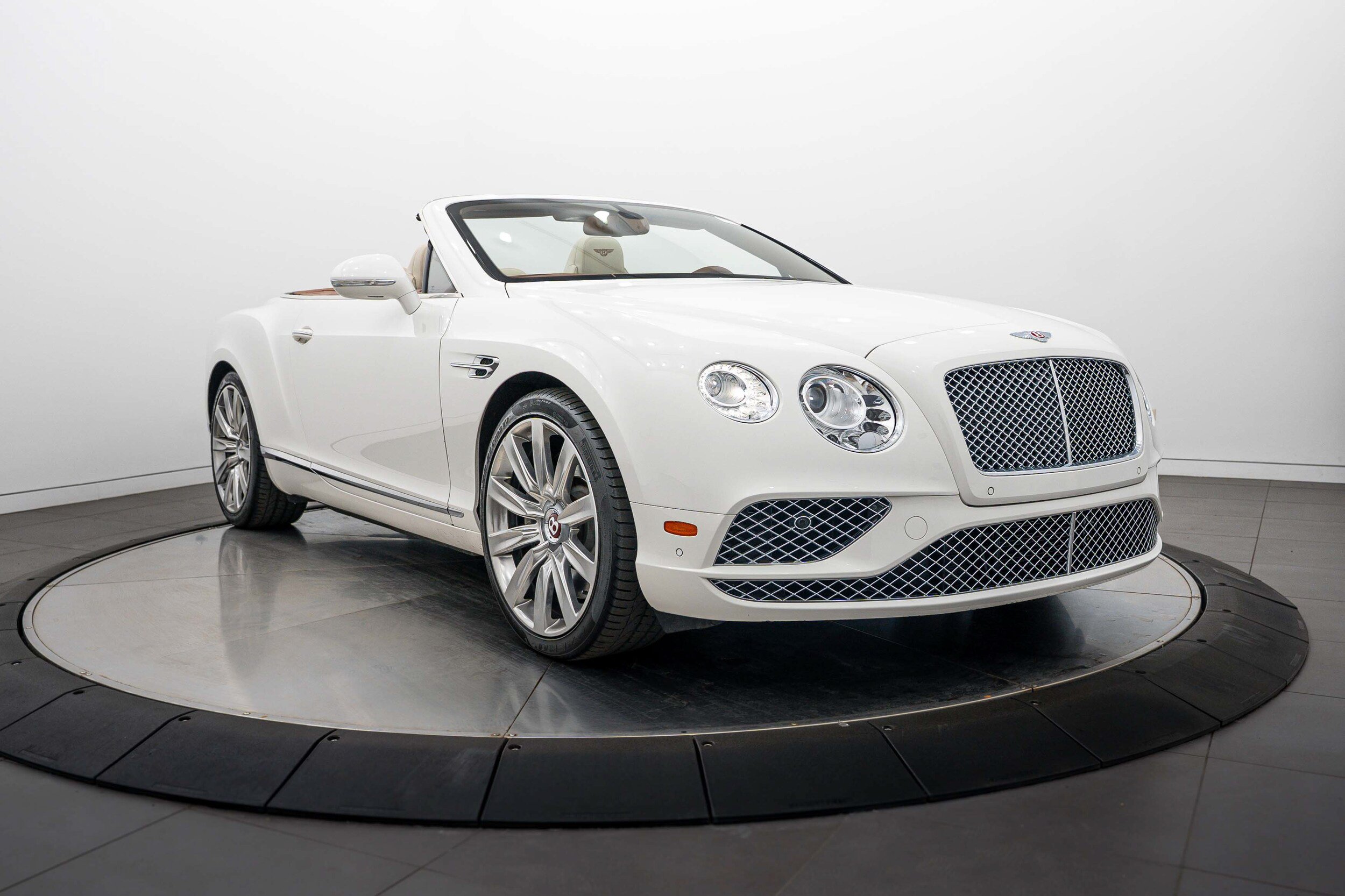 Used 2017 Bentley Continental GT AWD/4WD image 2