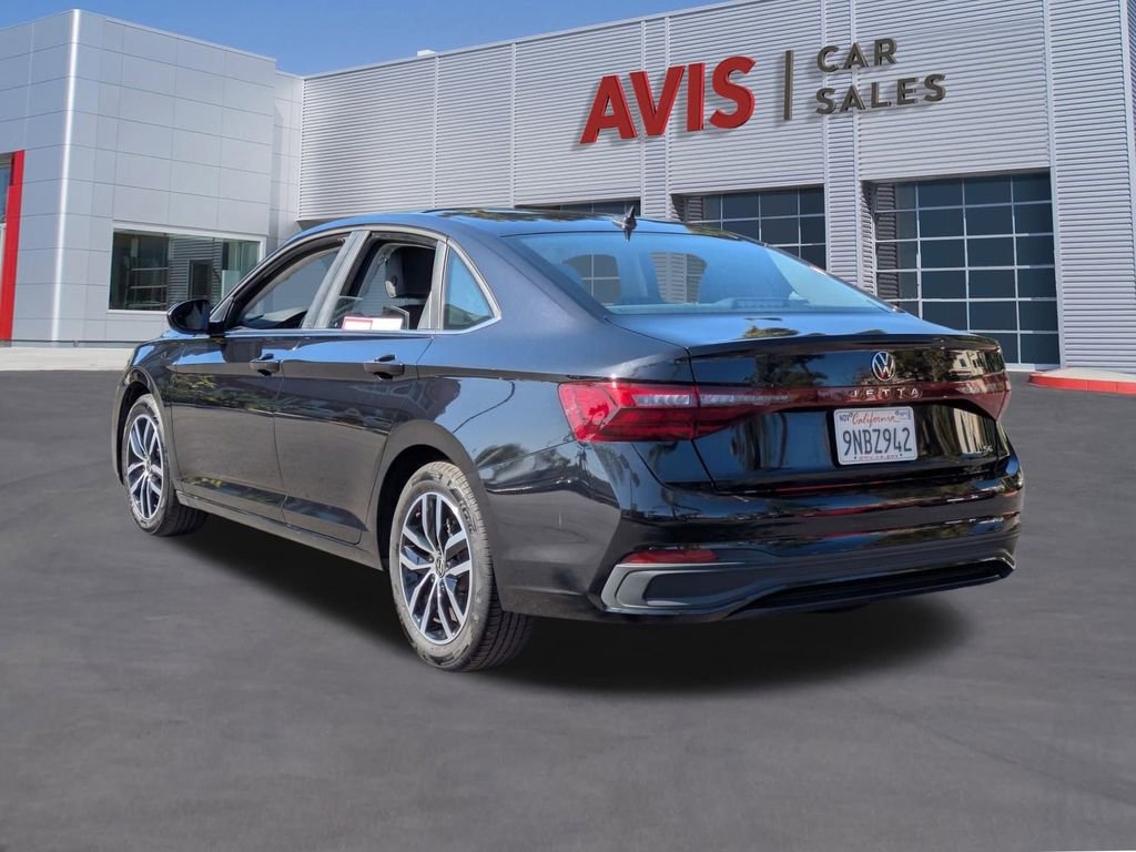 Used 2025 Volkswagen Jetta SE image 9