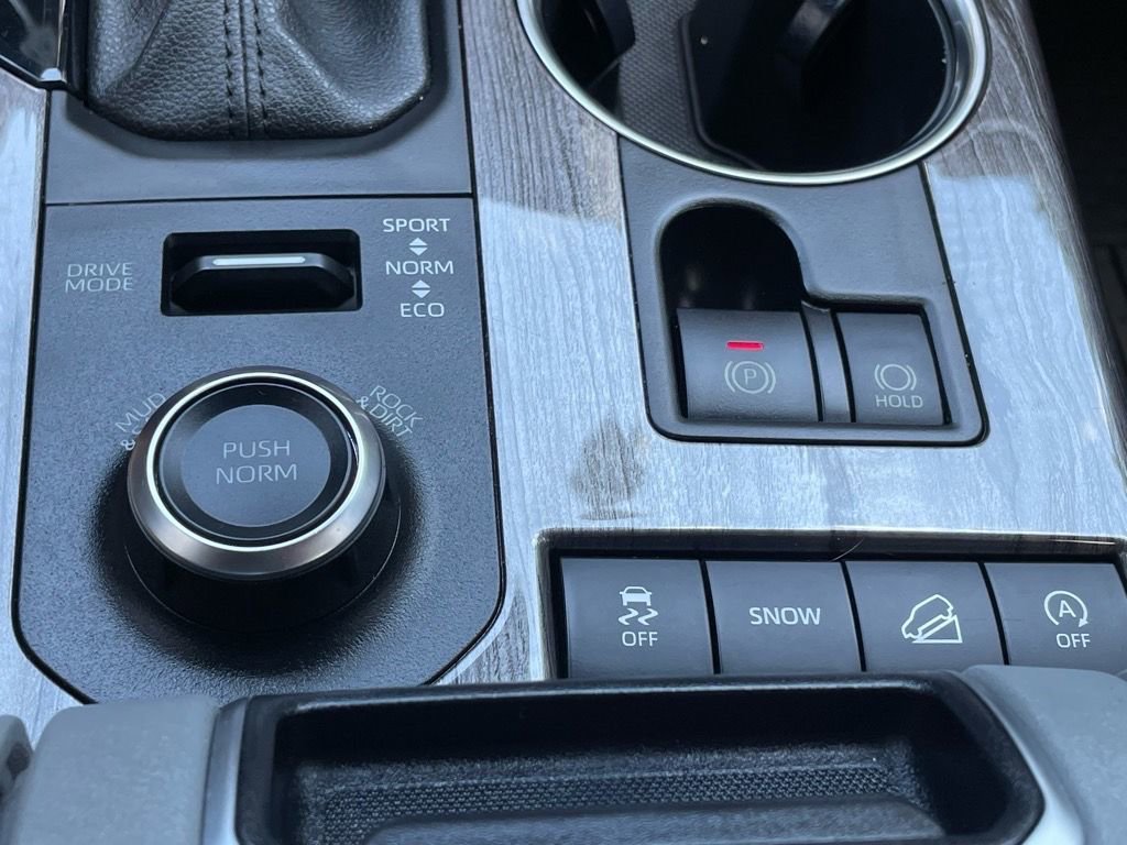 Used 2021 Toyota Highlander Platinum image 17