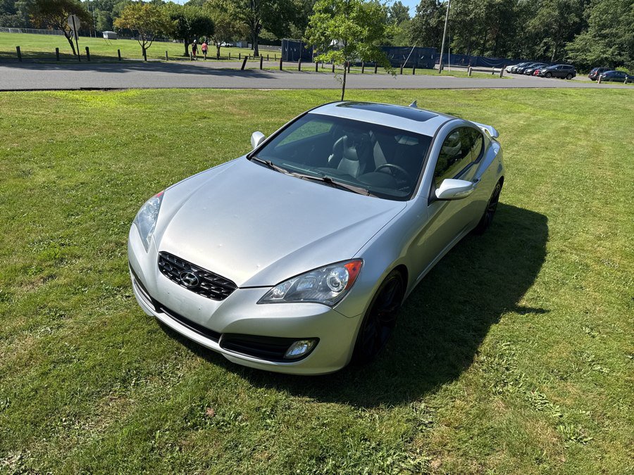 Used 2010 Hyundai Genesis 3.8 RWD image 5