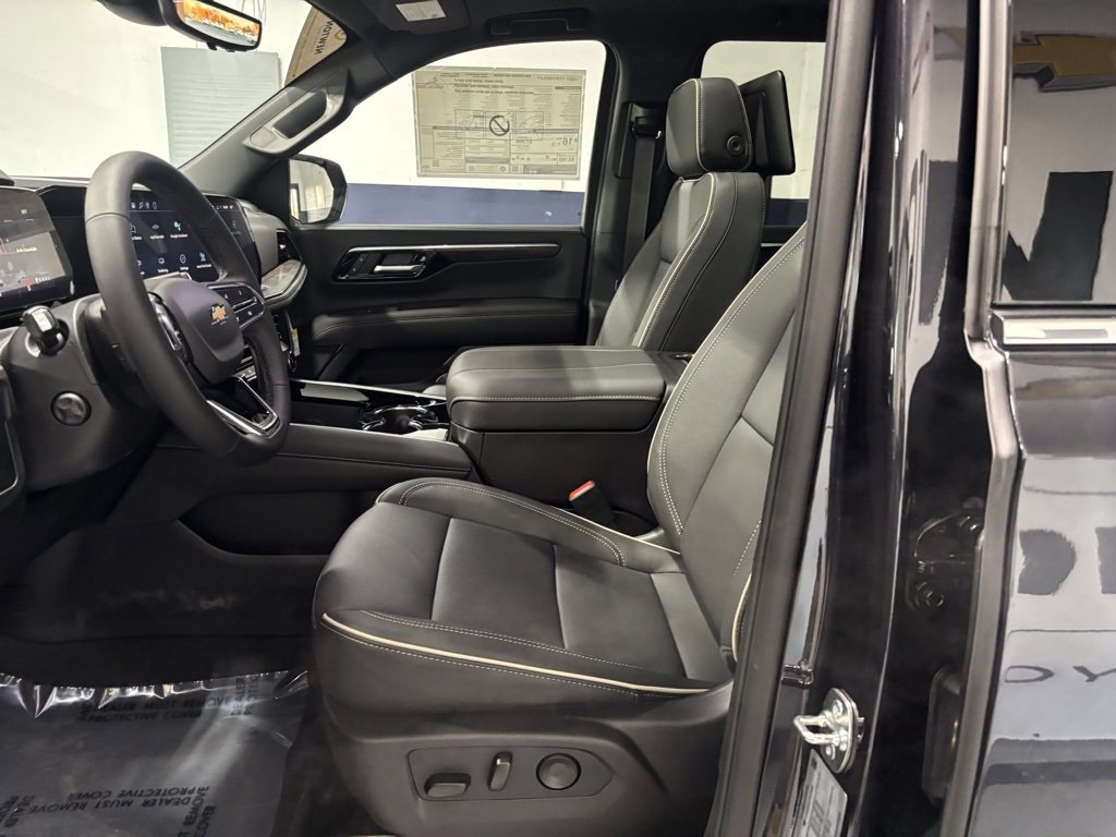 New 2026 Chevrolet Suburban Premier image 28