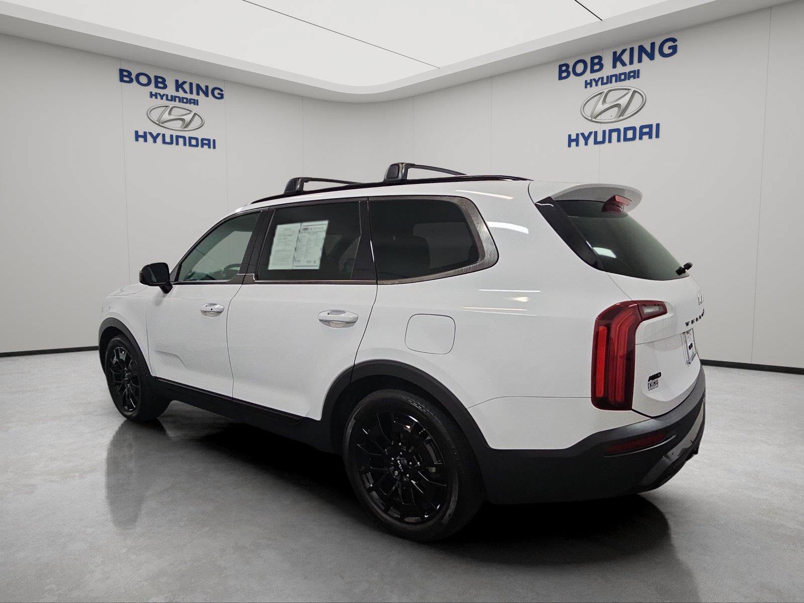 Used 2022 Kia Telluride SX w/ SX Prestige Package AWD/4WD image 3