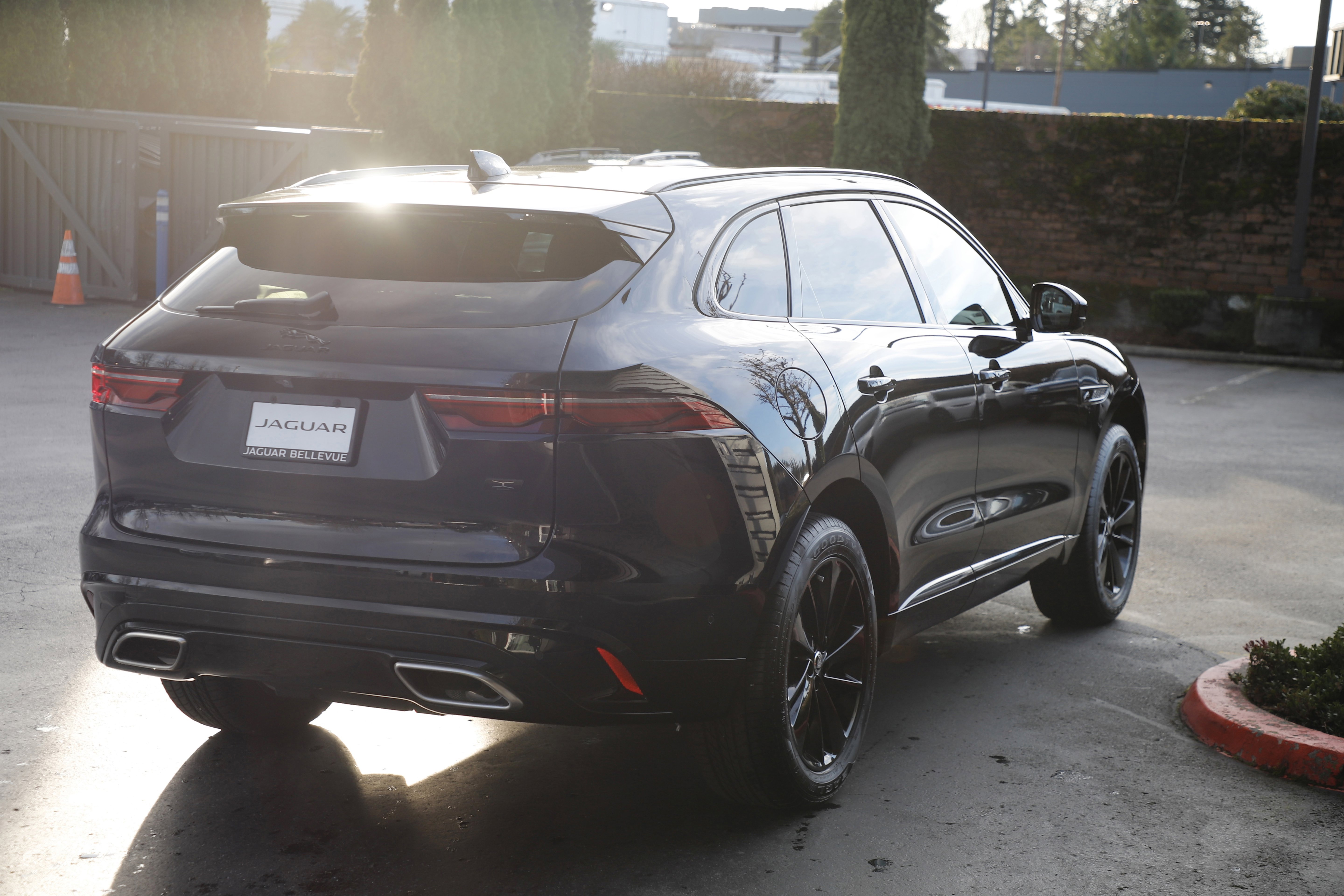 New 2026 Jaguar F-PACE R-Dynamic S image 6