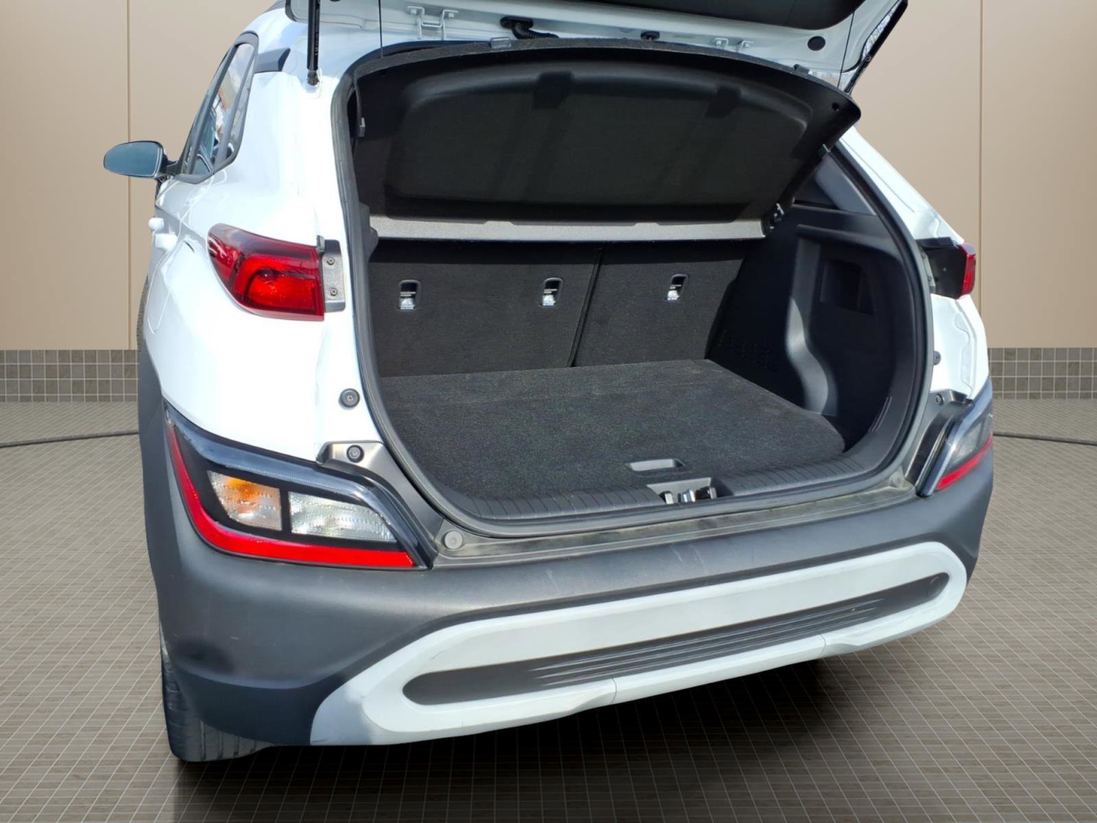 Used 2022 Hyundai Kona SEL image 9