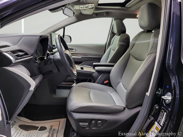 Certified 2024 Toyota Sienna XLE image 8