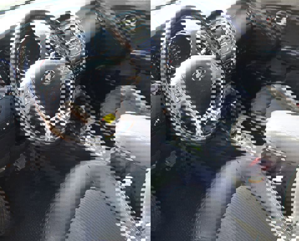 Used 2011 Hyundai Tucson GLS image 9