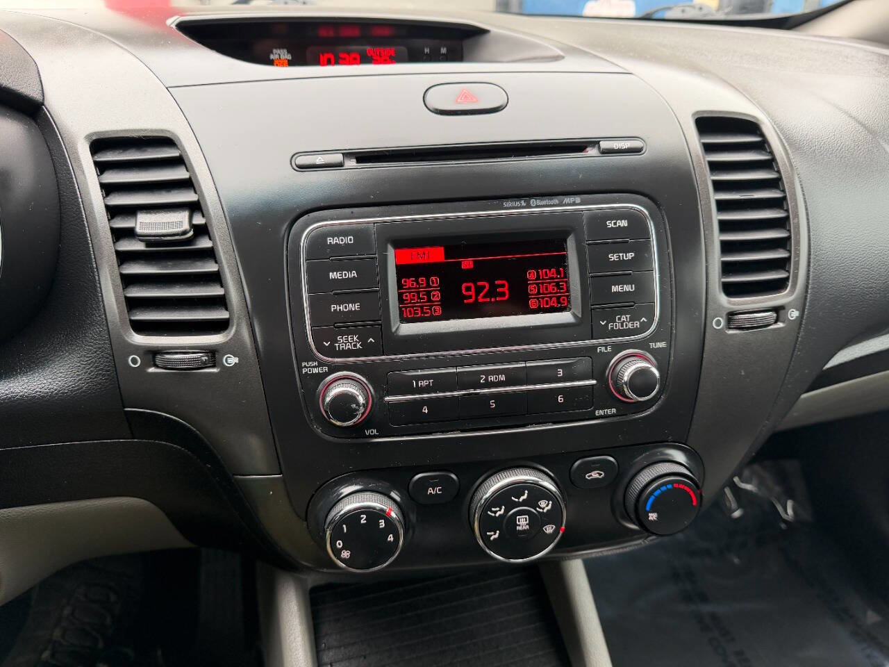 Used 2015 Kia Forte LX w/ Popular Package image 35