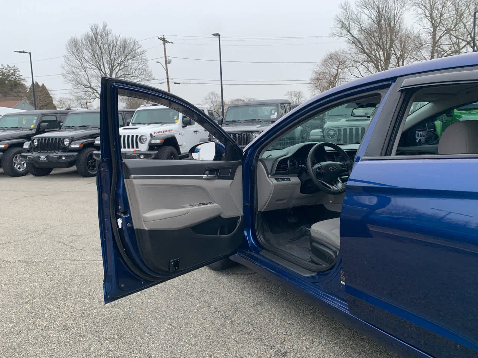 Used 2020 Hyundai Elantra SE image 15