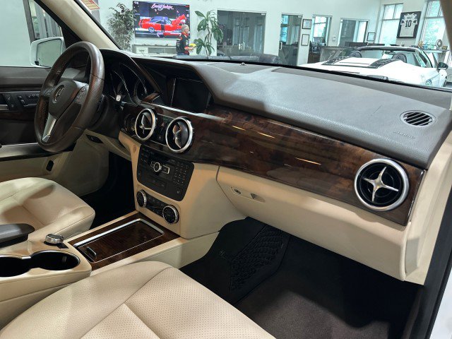 Used 2015 Mercedes-Benz GLK 350 4MATIC image 47