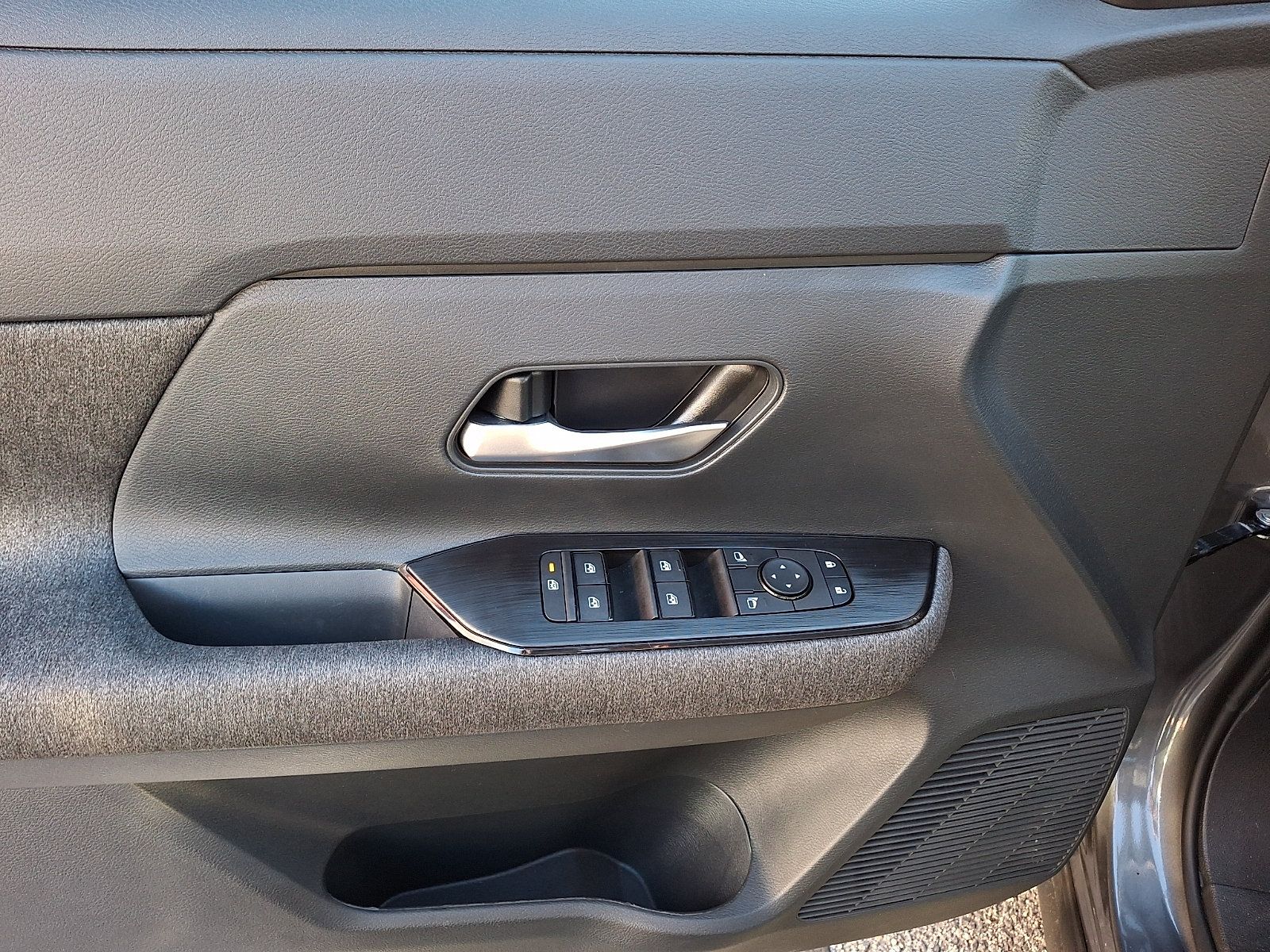 Used 2026 Nissan Kicks SV w/ Charging Package AWD/4WD image 14