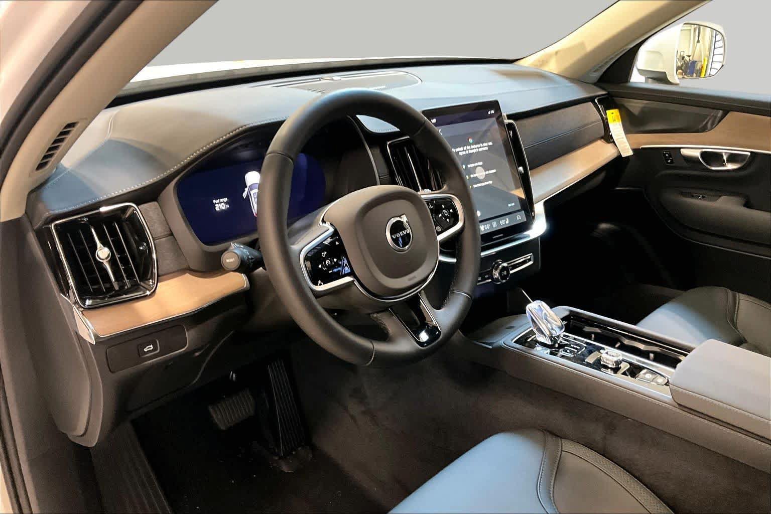 New 2026 Volvo XC90 B6 Plus w/ Protection Package Premier AWD/4WD image 9