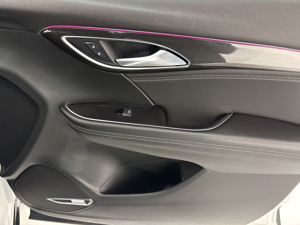 Used 2025 Buick Envision Preferred image 45