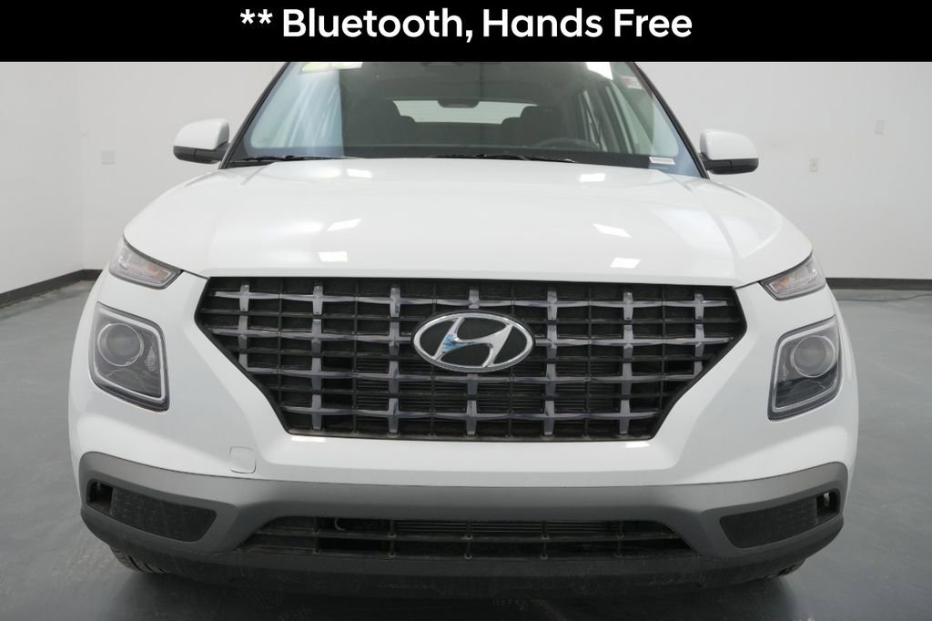 New 2025 Hyundai Venue SEL image 3