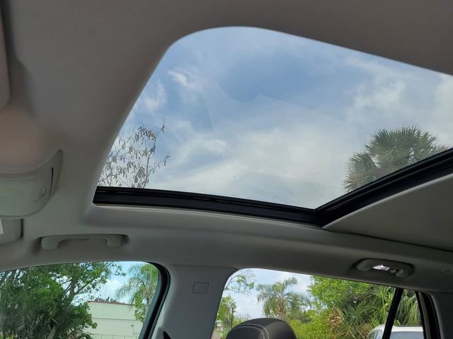 Used 2022 GMC Terrain SLE w/ Driver Convenience Package image 30