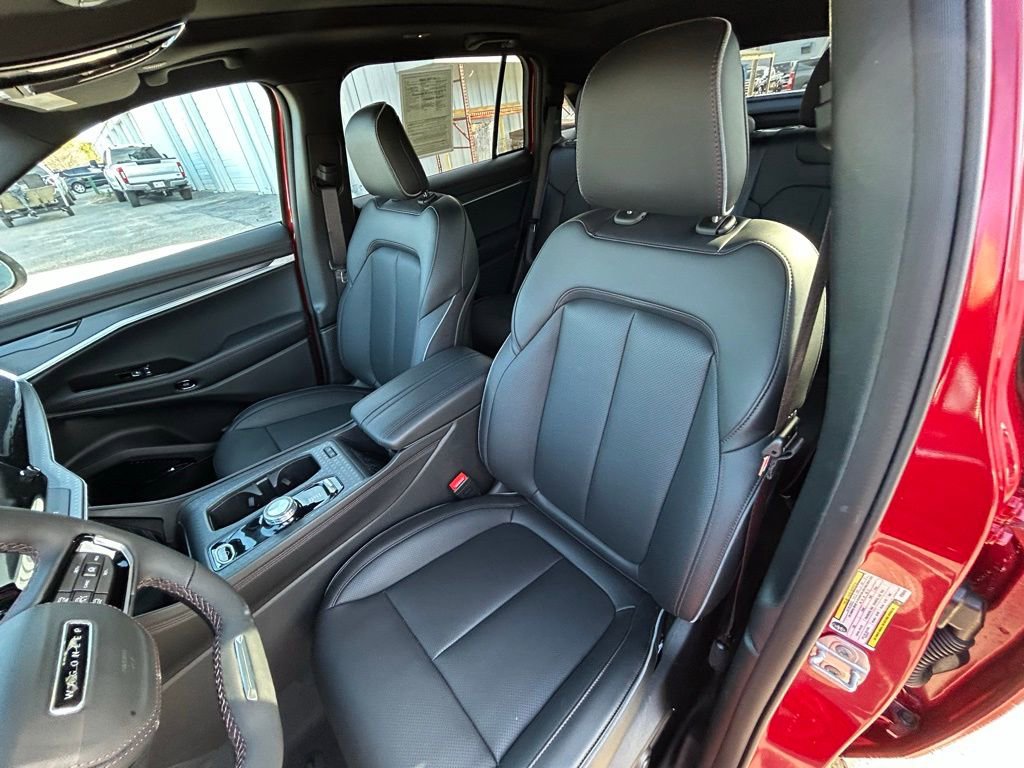 Used 2025 Jeep Wagoneer S Limited image 30