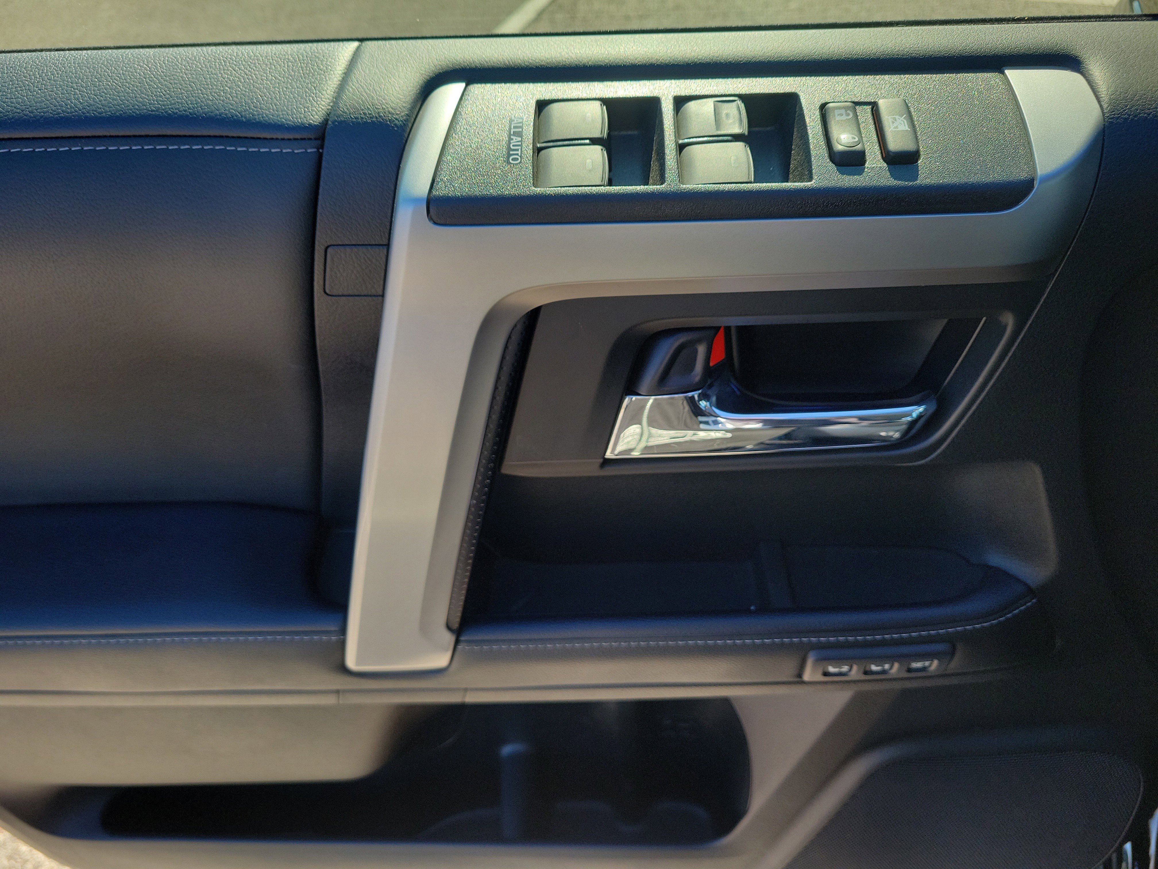 Used 2024 Toyota 4Runner Limited image 21