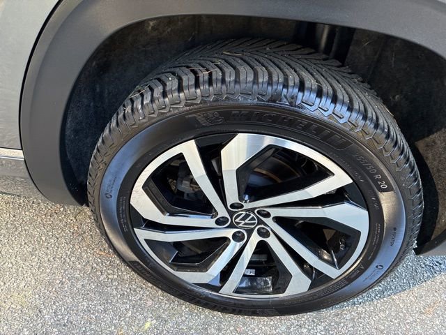 Used 2021 Volkswagen Atlas SEL Premium image 12