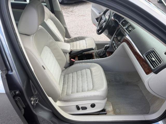 Used 2012 Volkswagen Passat TDI SEL Premium FWD image 34