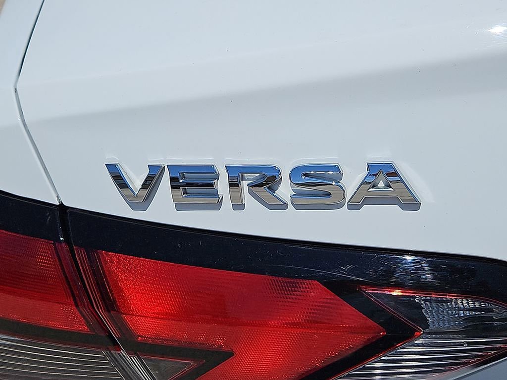 Used 2023 Nissan Versa S FWD image 14