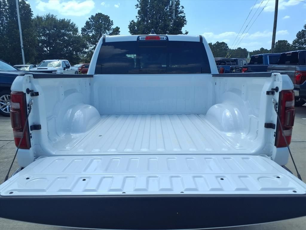 Used 2023 RAM 1500 Laramie AWD/4WD image 10