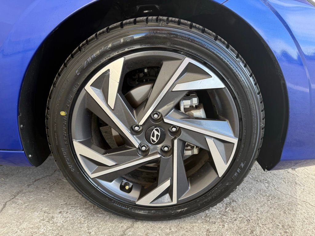 Used 2024 Hyundai Elantra SEL w/ Convenience Package FWD image 11