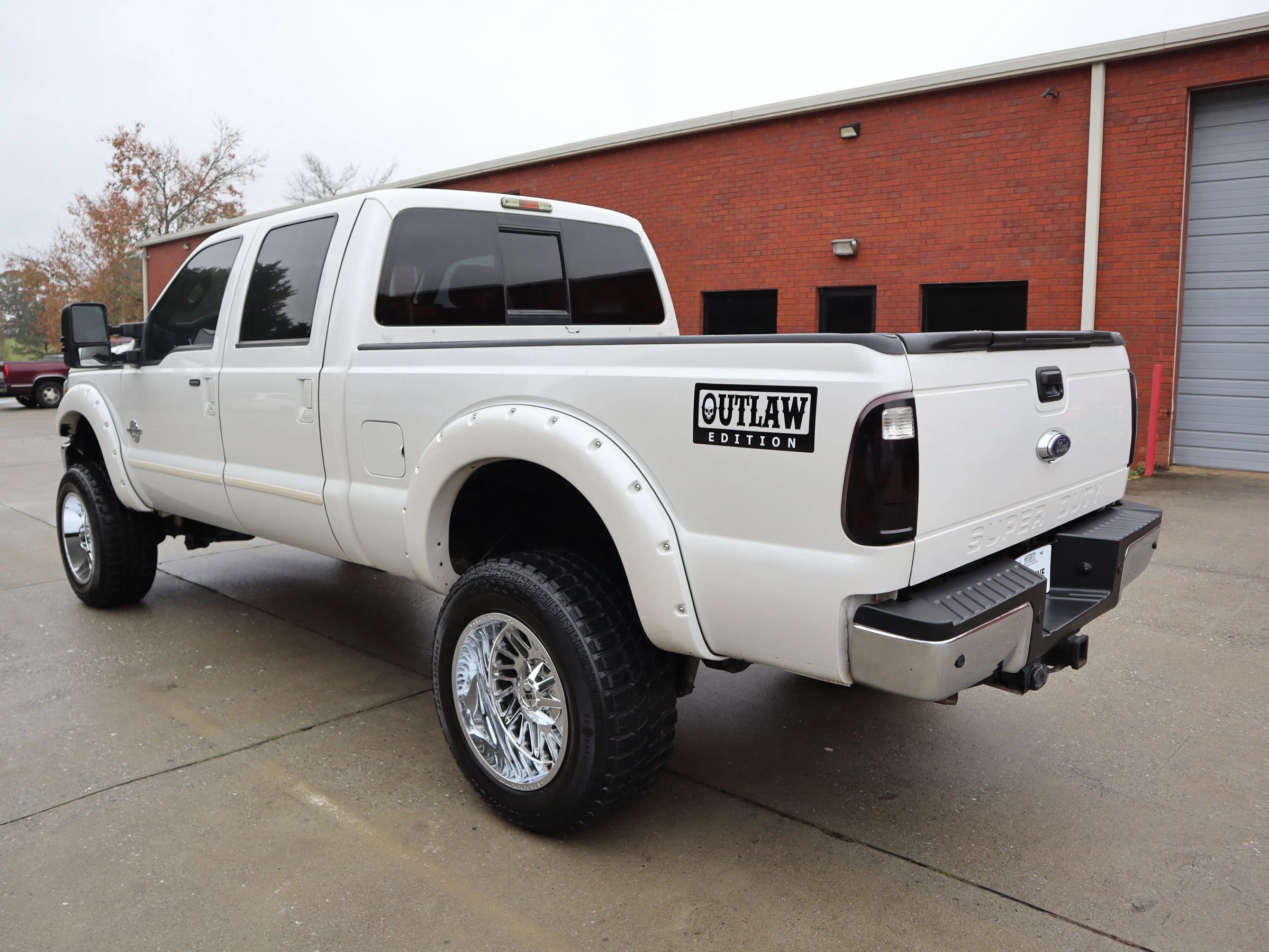 Used 2014 Ford F250 Lariat w/ Lariat Interior Package image 3
