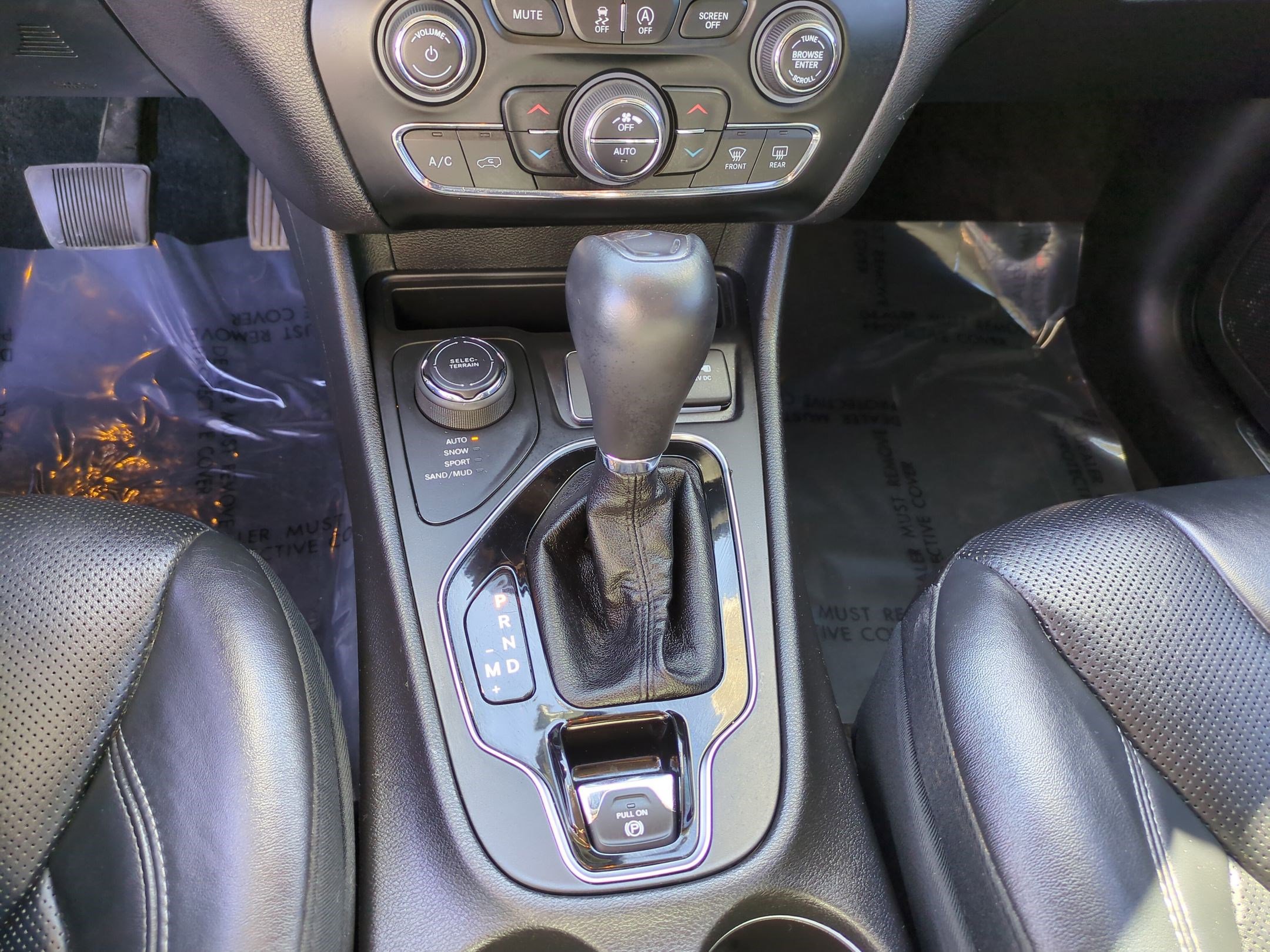 Used 2019 Jeep Cherokee Overland w/ Technology Group image 26