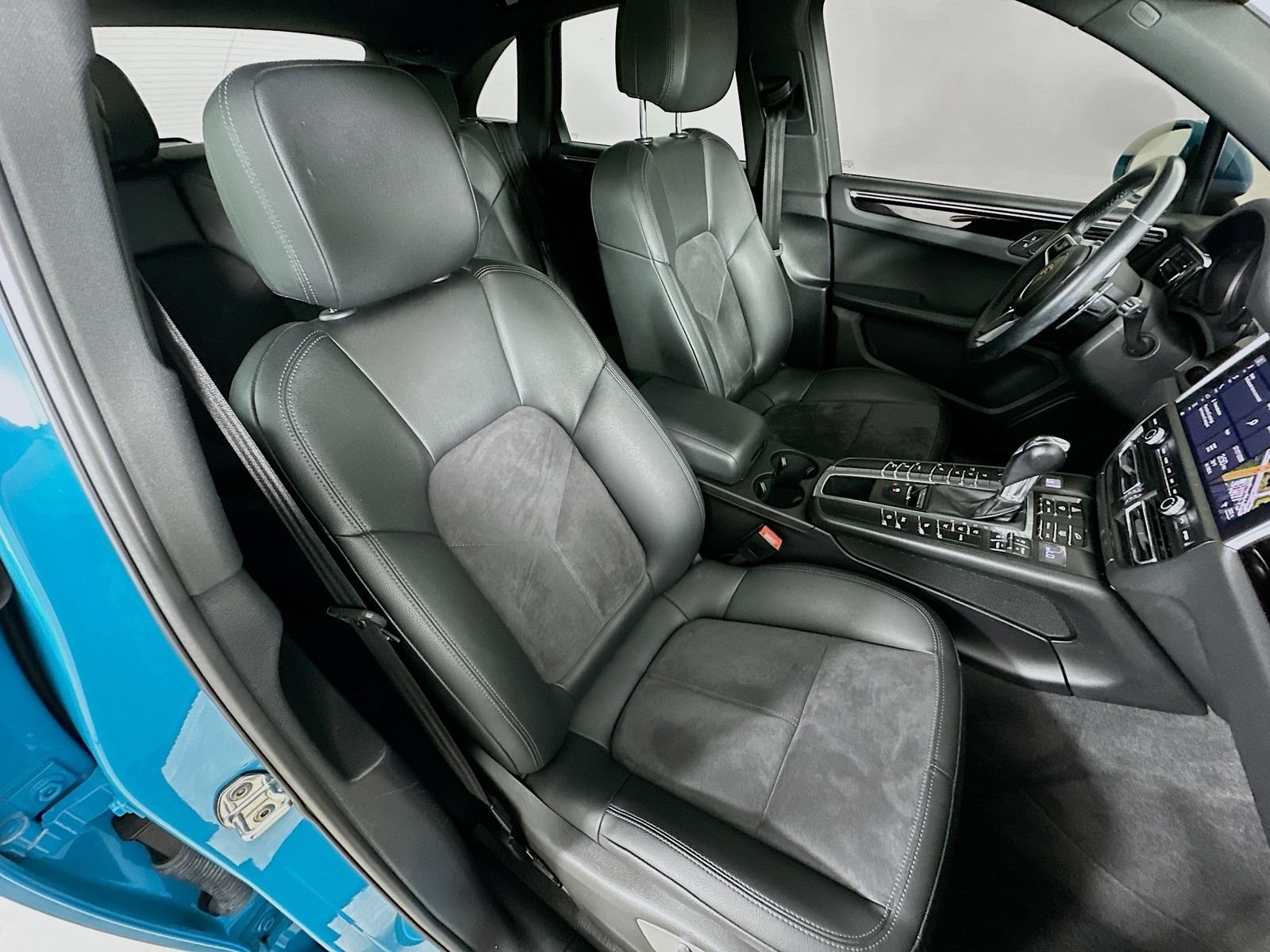 Used 2019 Porsche Macan AWD/4WD image 45