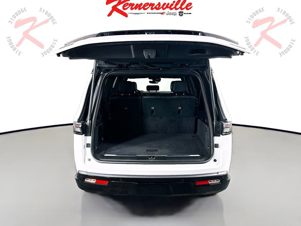 New 2026 Jeep Grand Wagoneer L Summit image 16