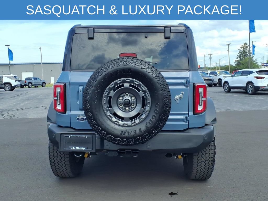 Used 2025 Ford Bronco Outer Banks w/ Sasquatch Package AWD/4WD image 10