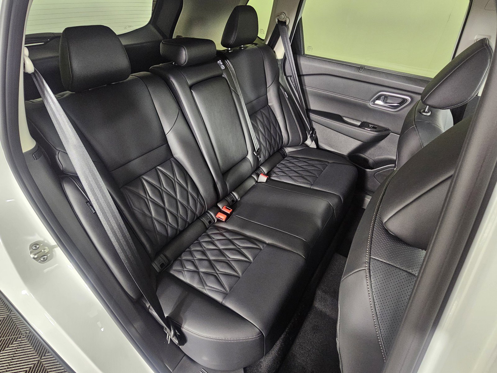 New 2026 Nissan Rogue Platinum image 16