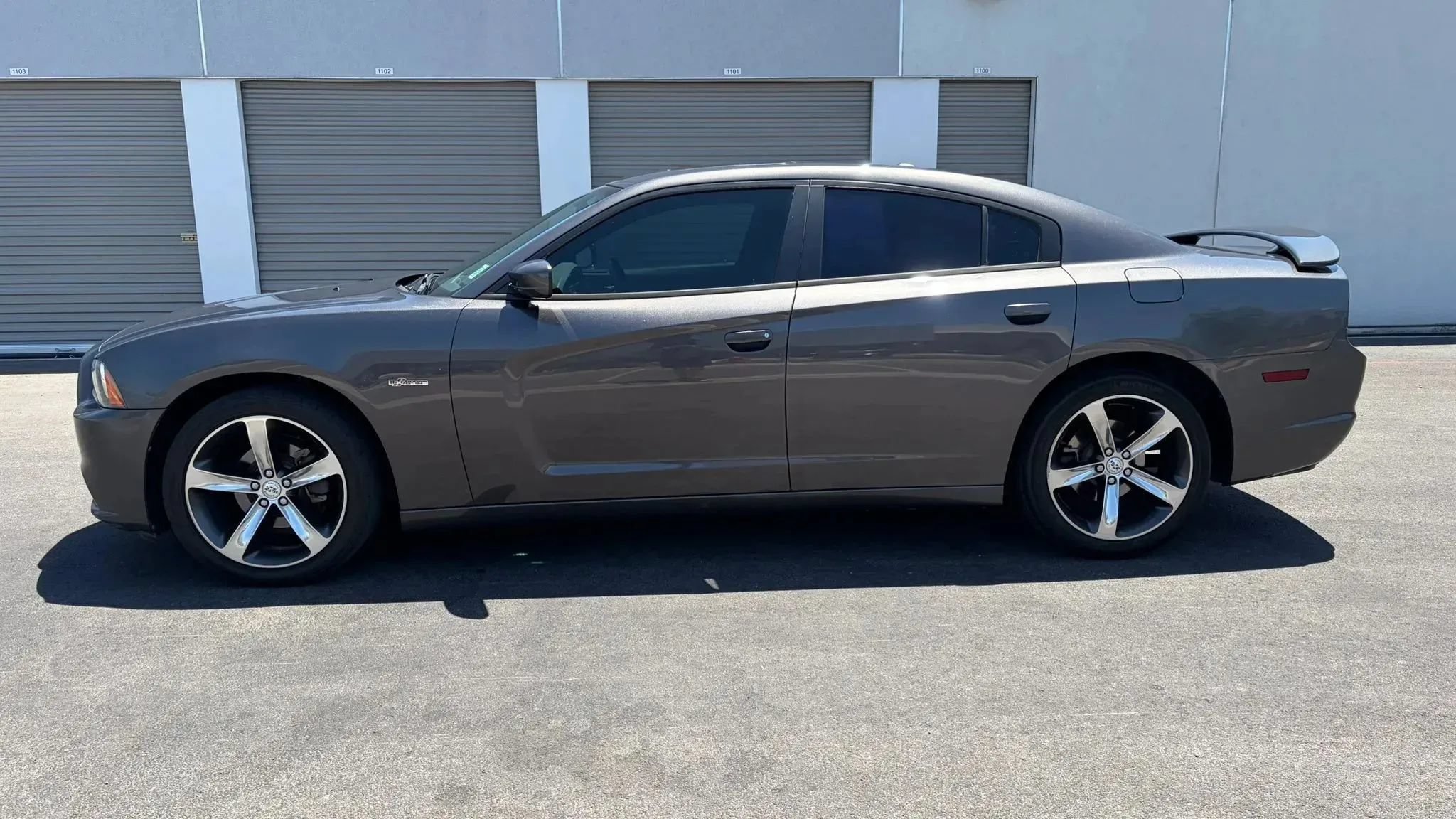 Used 2014 Dodge Charger SXT RWD image 2