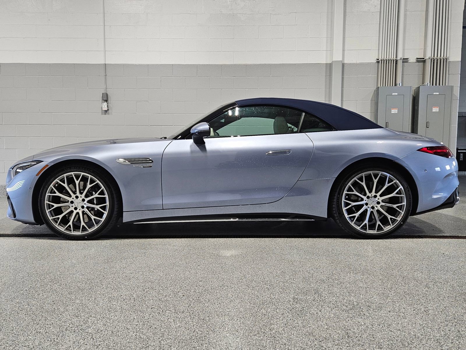 New 2026 Mercedes-Benz SL 55 AMG 4MATIC image 9