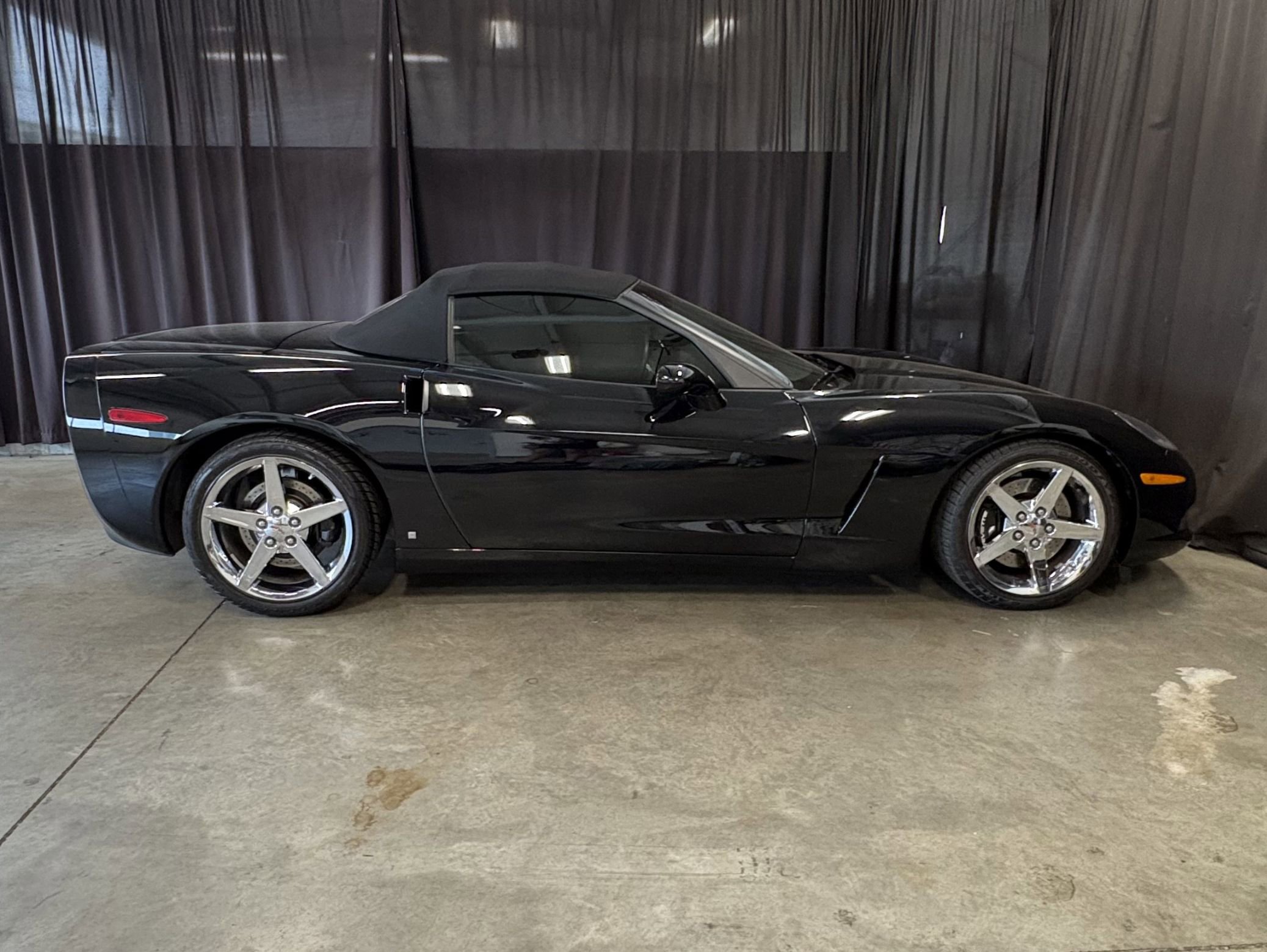 Used 2008 Chevrolet Corvette Convertible w/ Preferred Equipment Group RWD image 23